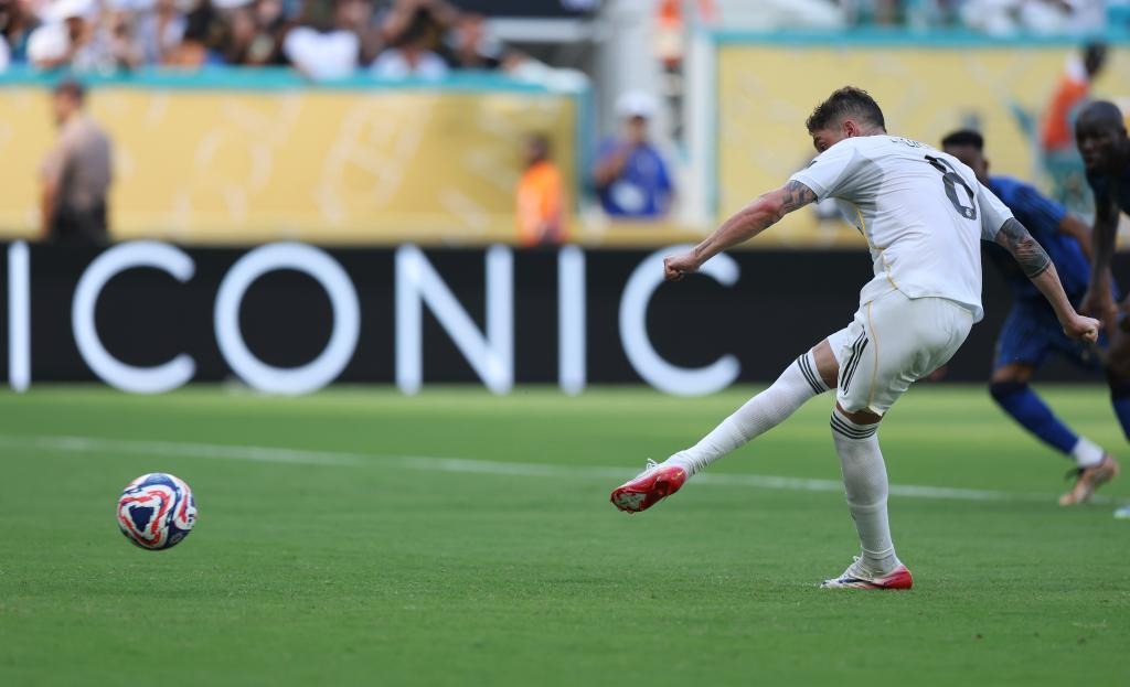 中超 第2轮青岛西海岸武汉三镇03-02 15：30